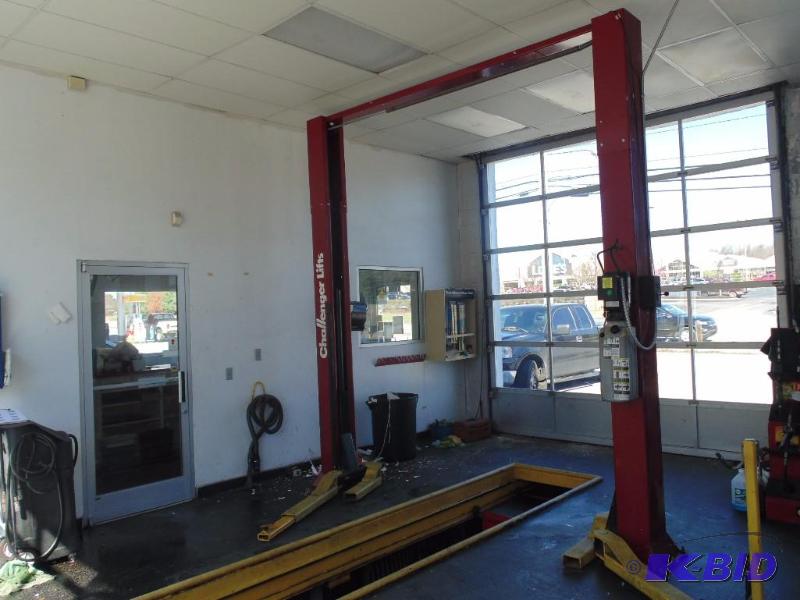 Challenger Car Lift
