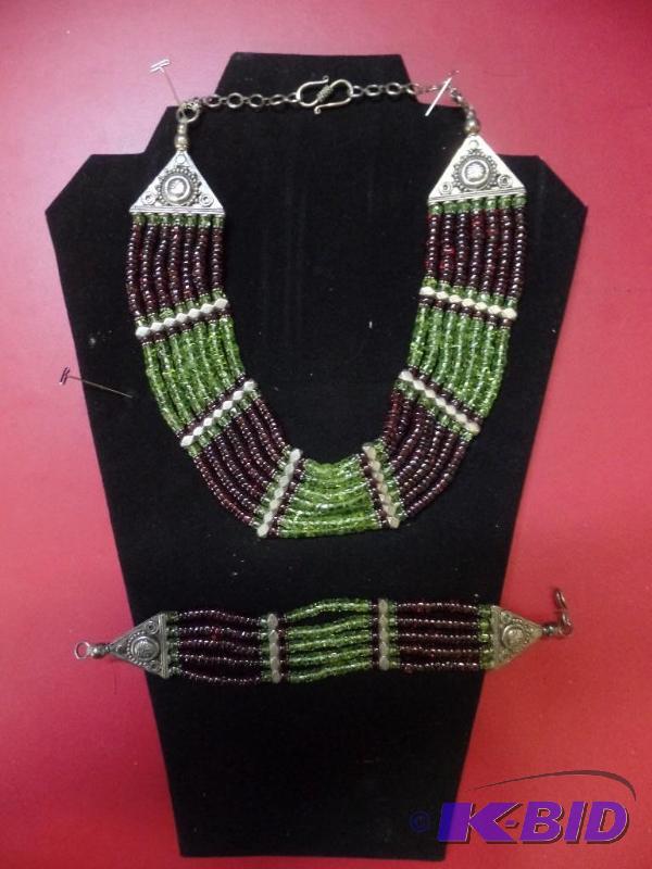 Ornate Metal and Beads Necklace & Bracelet