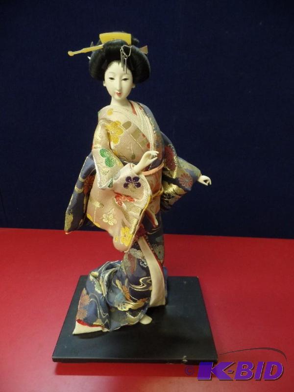 Geisha Display with Wood Stand