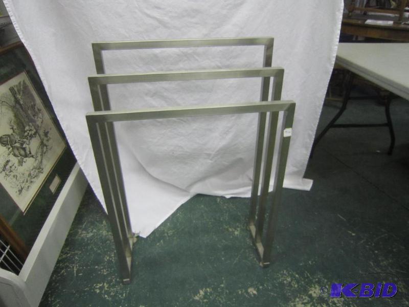 METAL TOWEL, QUILT OR AFGHAN RACK