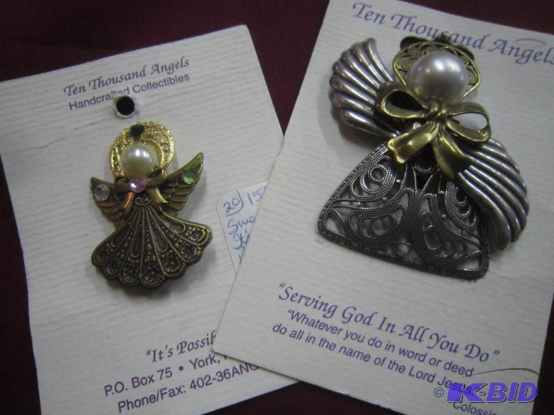 2 Angel Pins
