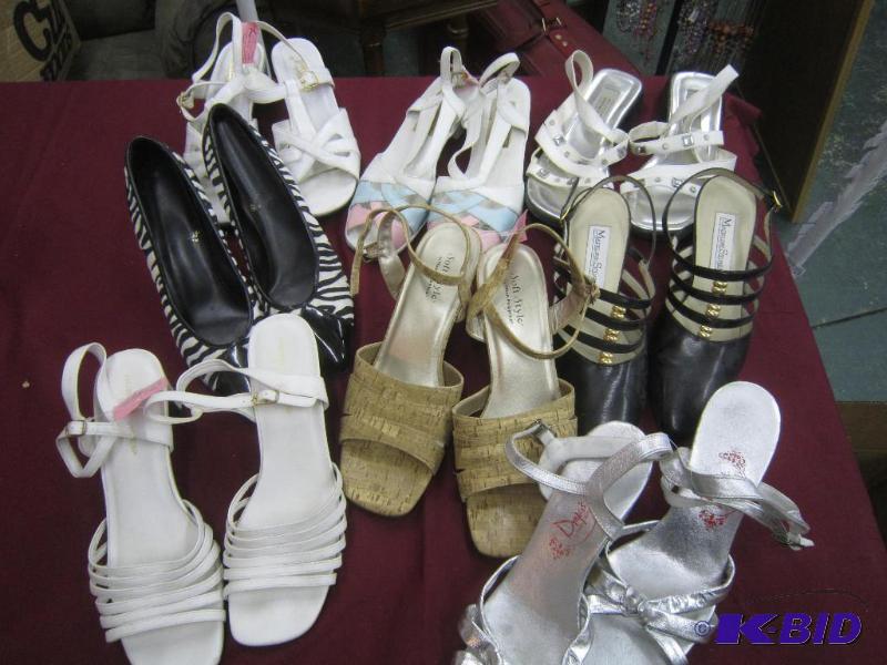 BOX LOT OF SHOES