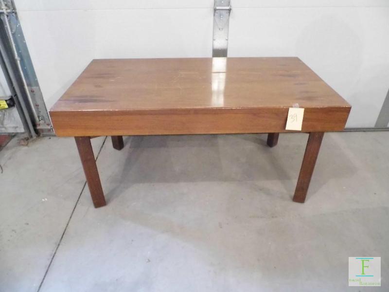 Coffee Table w Drawers