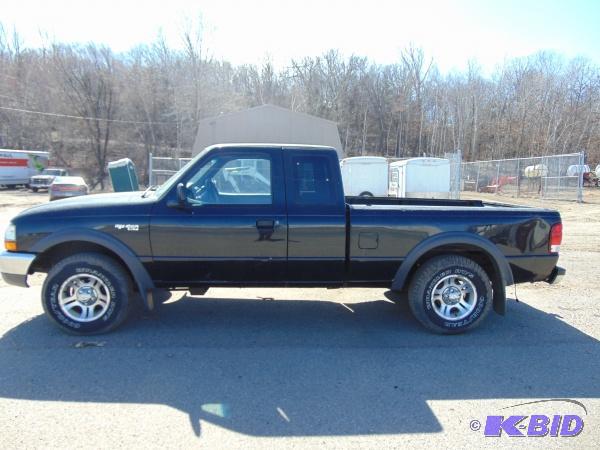 lot 3 image: Year 2000 Make Ford Model Ranger Vehicle T...