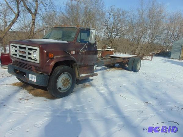lot 4 image: Year 1988 Make GMC Model C7000 Vehicle Typ...