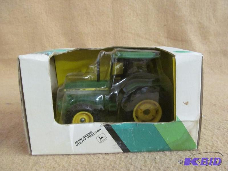 Toy tractor