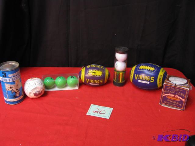 misc sport memorabilia&nbspsigned baseballs,...