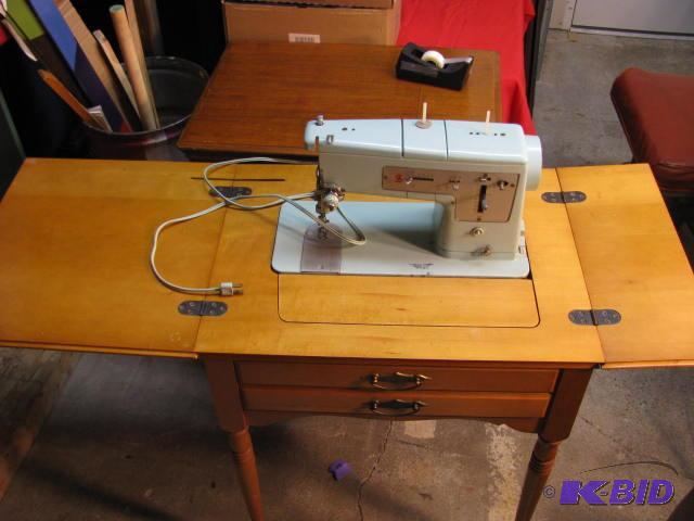 vintage singer sewing machine...