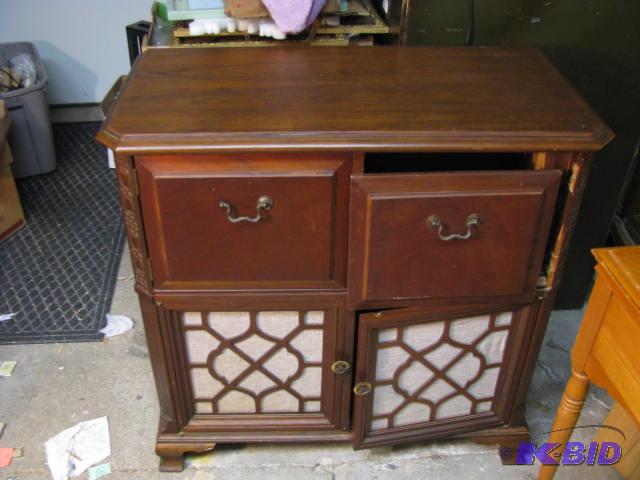 Vintage wooden radio cabinet the electronics ...