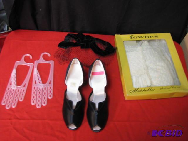 lot of vintage accessories, black shoes, glov...