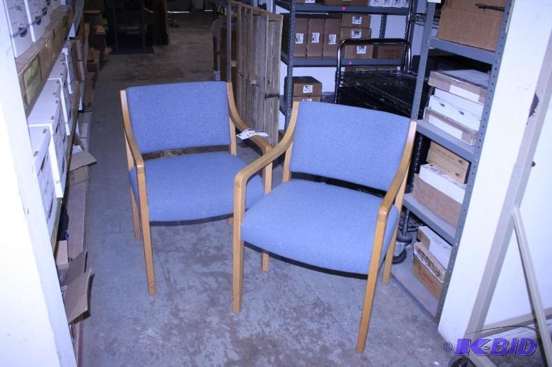 lot 101 image: Lot of (2) Chairs with Armrests, 23x22x32.