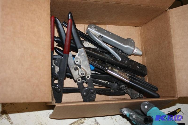 lot 43 image: Box Lot of Wire Crimpers.