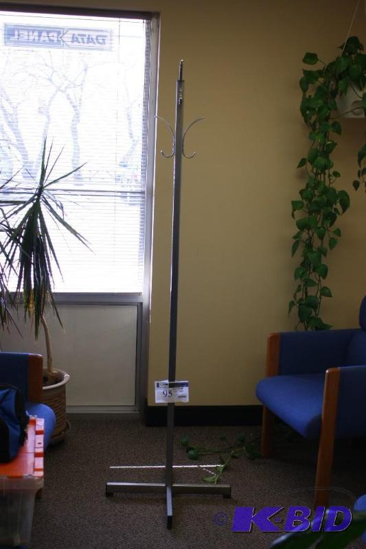 lot 95 image: 71 Tall Metal Coat Rack