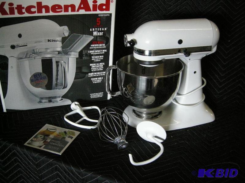 lot 1 image: Kitchenaid 5qt Mixer