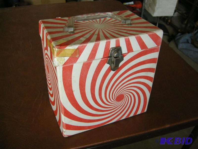 lot 107 image: Platter-pak 45 record case