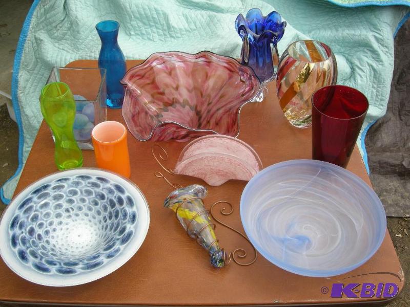 lot 120 image: Art glass collection