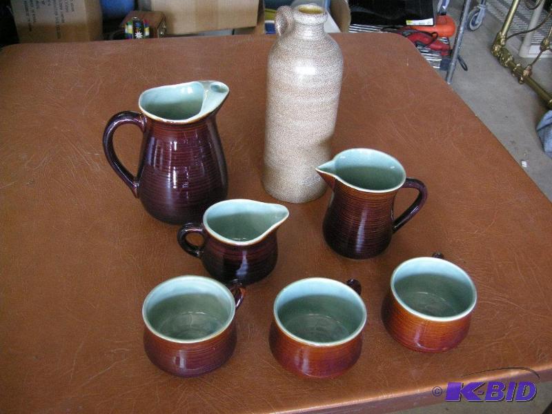 lot 122 image: Redwing Pottery