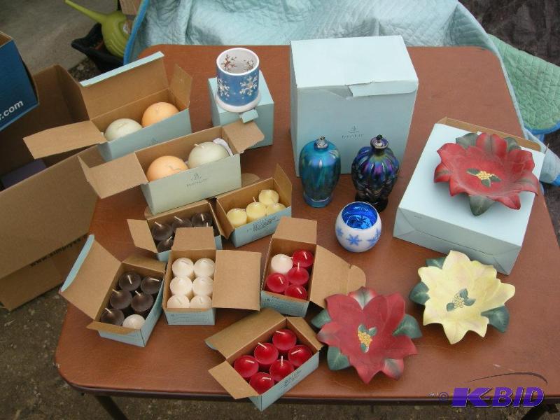 lot 138 image: Group PartyLite items