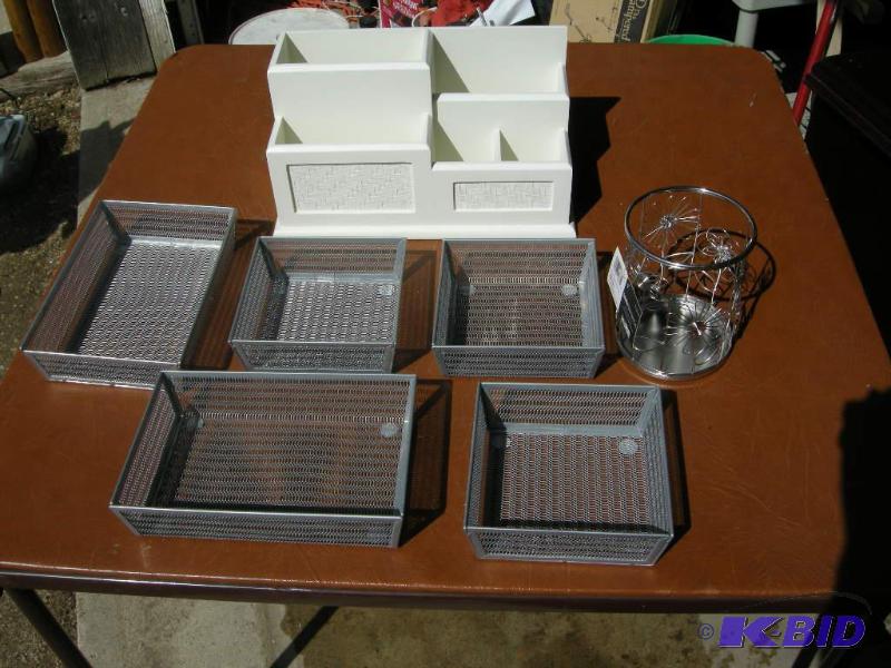 lot 140 image: Desktop organizers