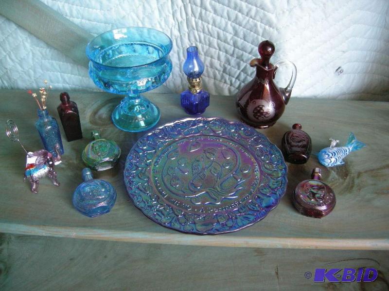 lot 157 image: Colorful glass items