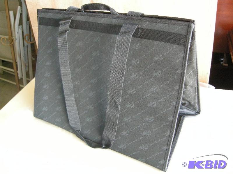 lot 169 image: Pampered Chef dealer case