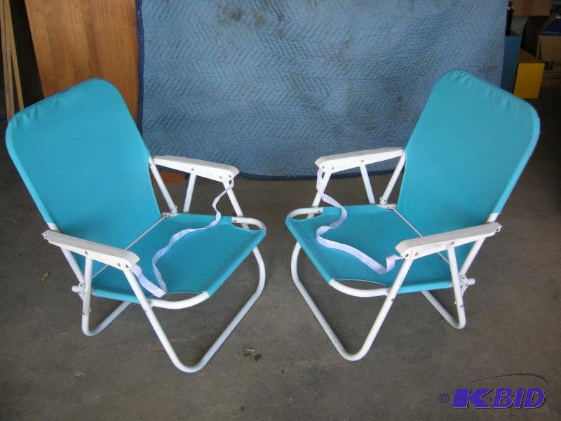 lot 174 image: Crate & Barrel beach chairs
