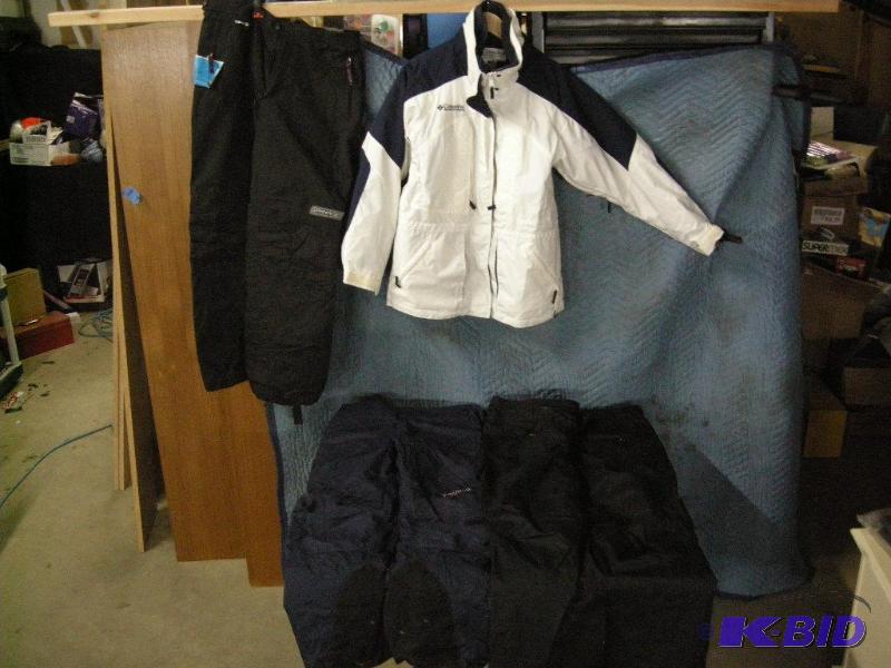 lot 180 image: Womens Winter sport wear
