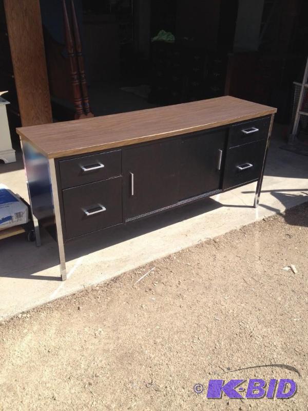 lot 182 image: Metal Desk