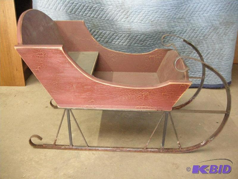 lot 3 image: Vintage look sleigh