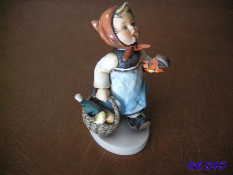 lot 34 image: Goebel Hummel