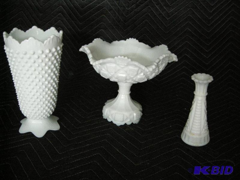 lot 35 image: Vintage milk glass