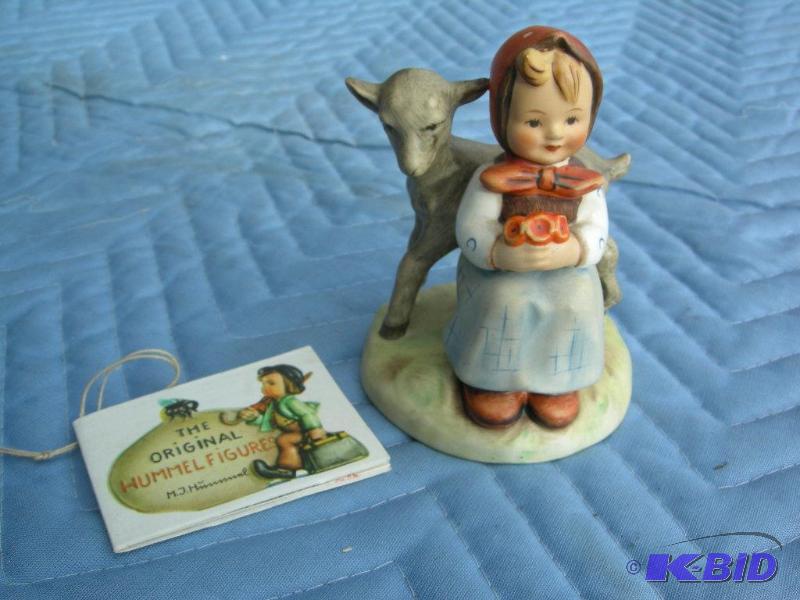 lot 37 image: Hummel figurine