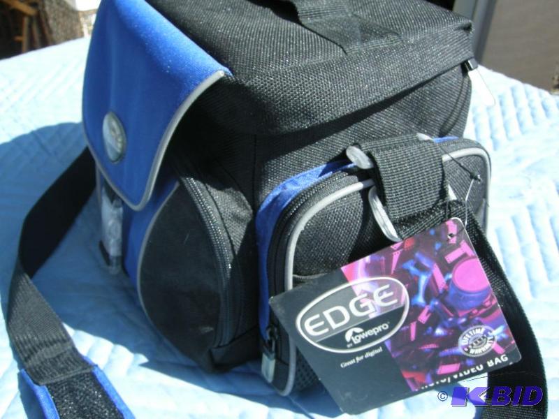 lot 42 image: Edge camera bag