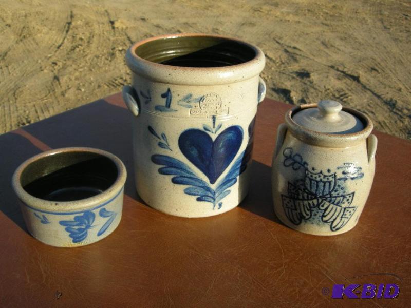 lot 5 image: Vintage Rowe Pottery pieces