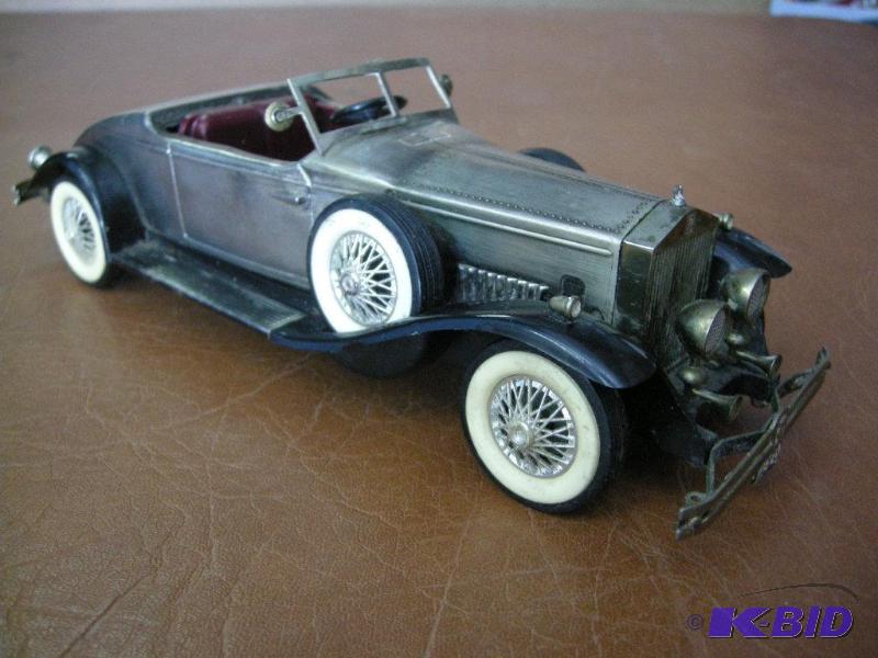 lot 62 image: Rolls Royce radio