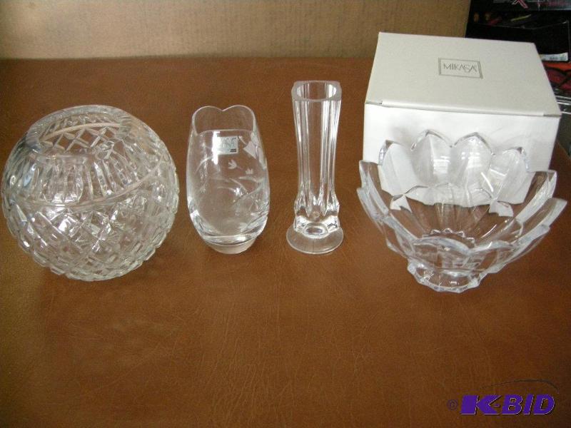 lot 69 image: Leaded crystal