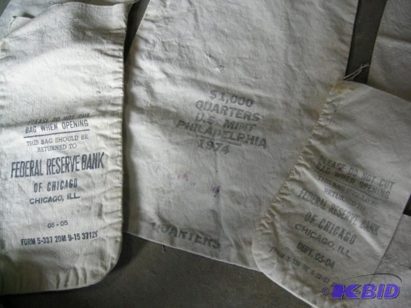 lot 72 image: Vintage bank bags