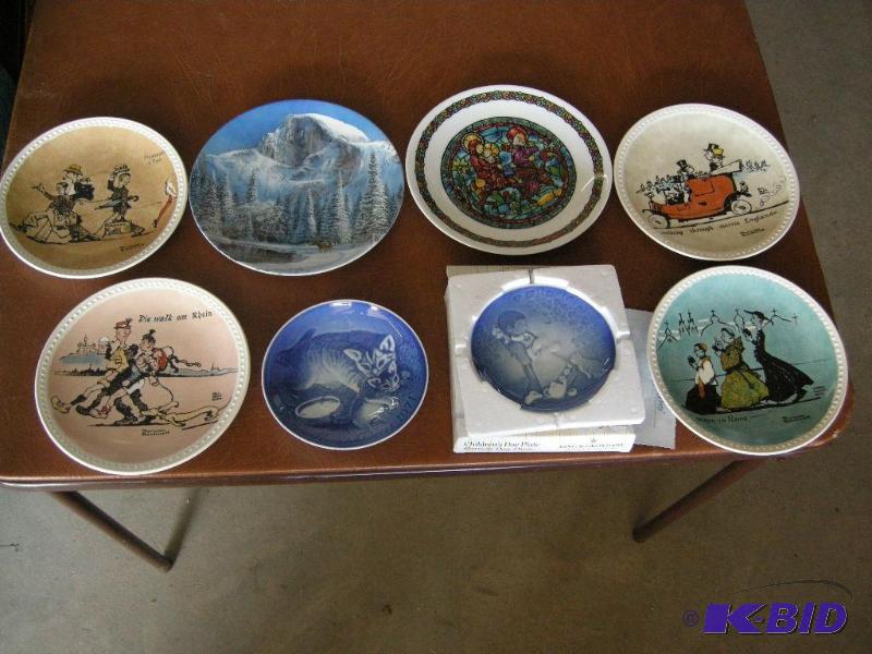 lot 76 image: Collectible plates