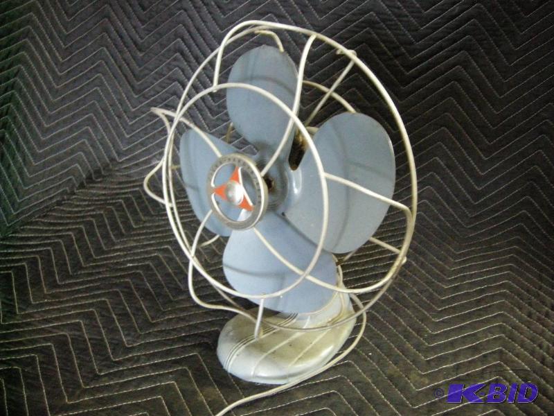 lot 77 image: Vintage Silex fan