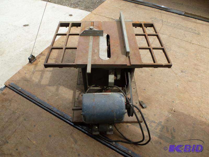 Power Craft Table saw 12 Hp motor. In runni...