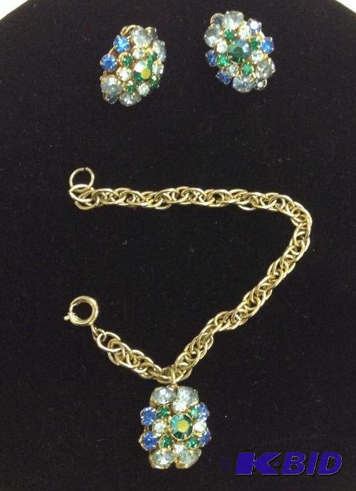 lot 10 image: Vintage Bracelet & Clip Earrings