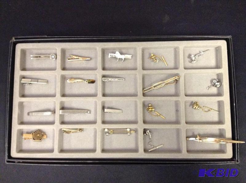 lot 13 image: Vintage Mens Tie Bars & Tie Tacks