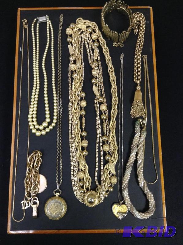 lot 14 image: Vintage Necklaces & Bracelets