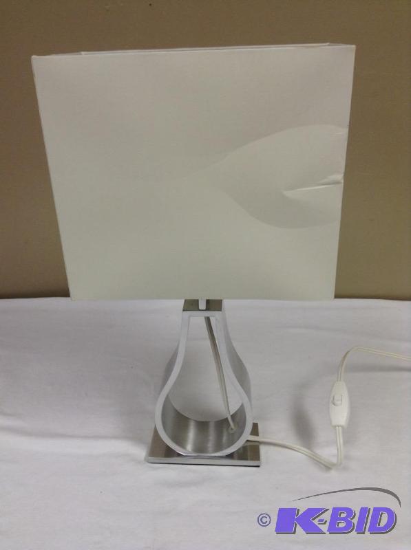 lot 29 image: Contemporary Lamp