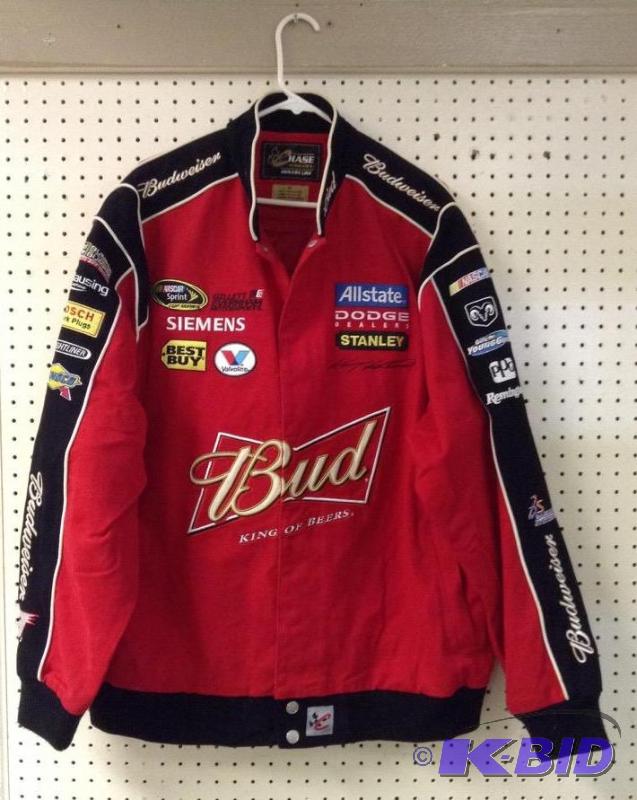 lot 32 image: Mens XL Chase Authentics Drivers Line Budweiser Jacket