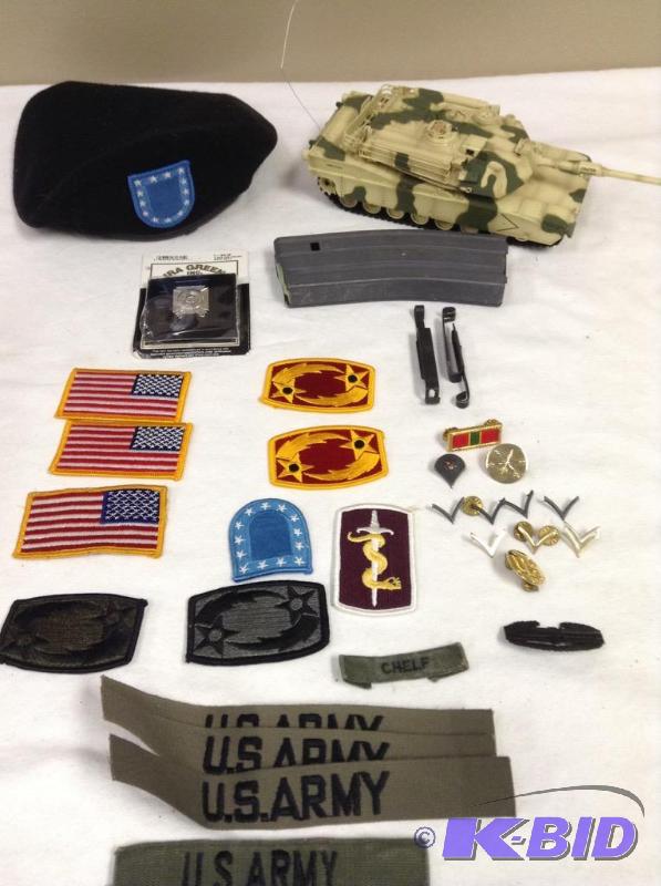 lot 48 image: Lot of Military Items