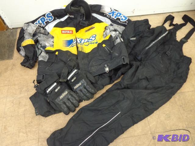lot 120 image: Ski Doo Mens Snowmobile Suit&nbspand&nbspGl...