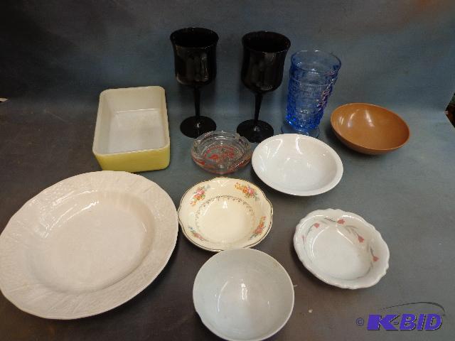 lot 122 image: Assorted Glassware...