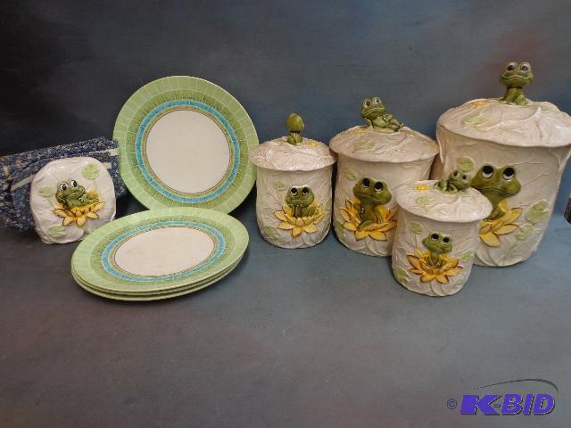 lot 124 image: Frog Canister Set with Napkin Holder and Plat...