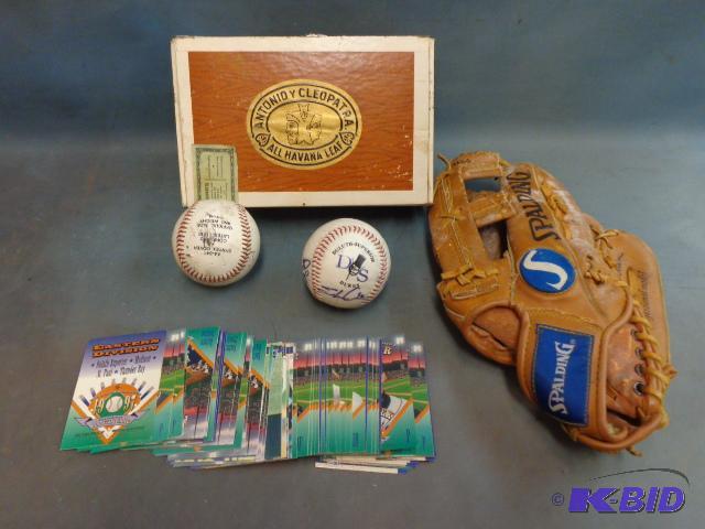 lot 137 image: Duluth Superior Dukes Signed Baseball, Spaldi...